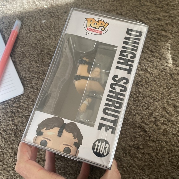 Dwight Schrute funko pop exclusive in pop protector - Picture 5 of 6
